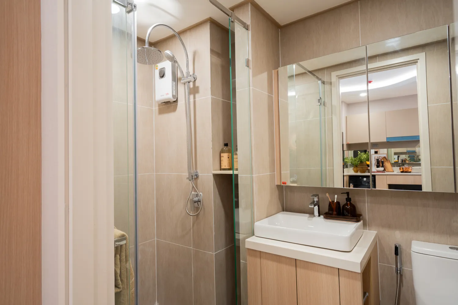 Property image - full photo 5