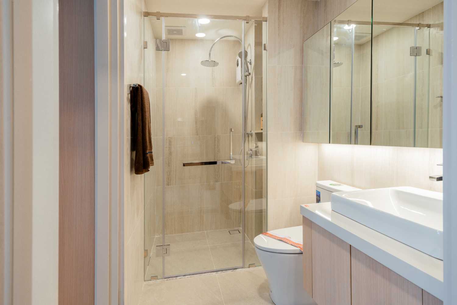Property image - full photo 5