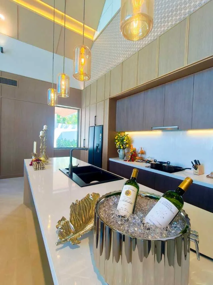 Property image - full photo 18