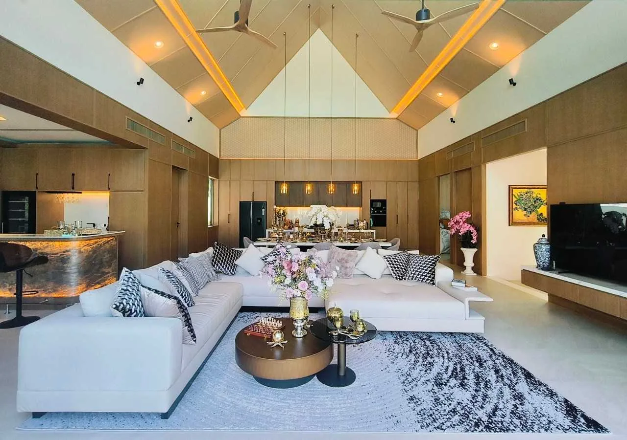 Property image - full photo 2