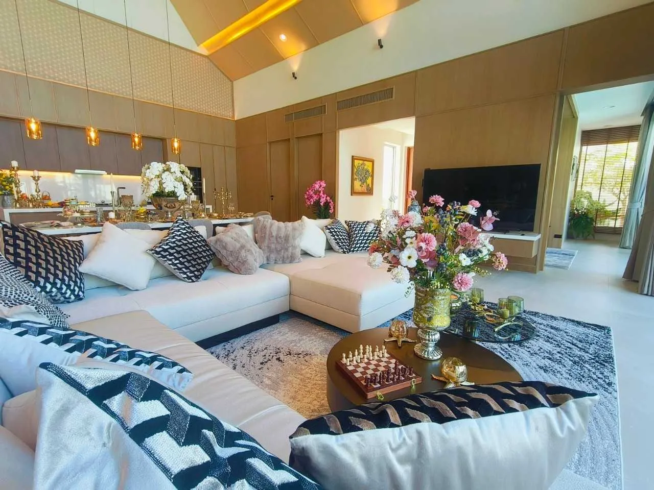 Property image - full photo 3