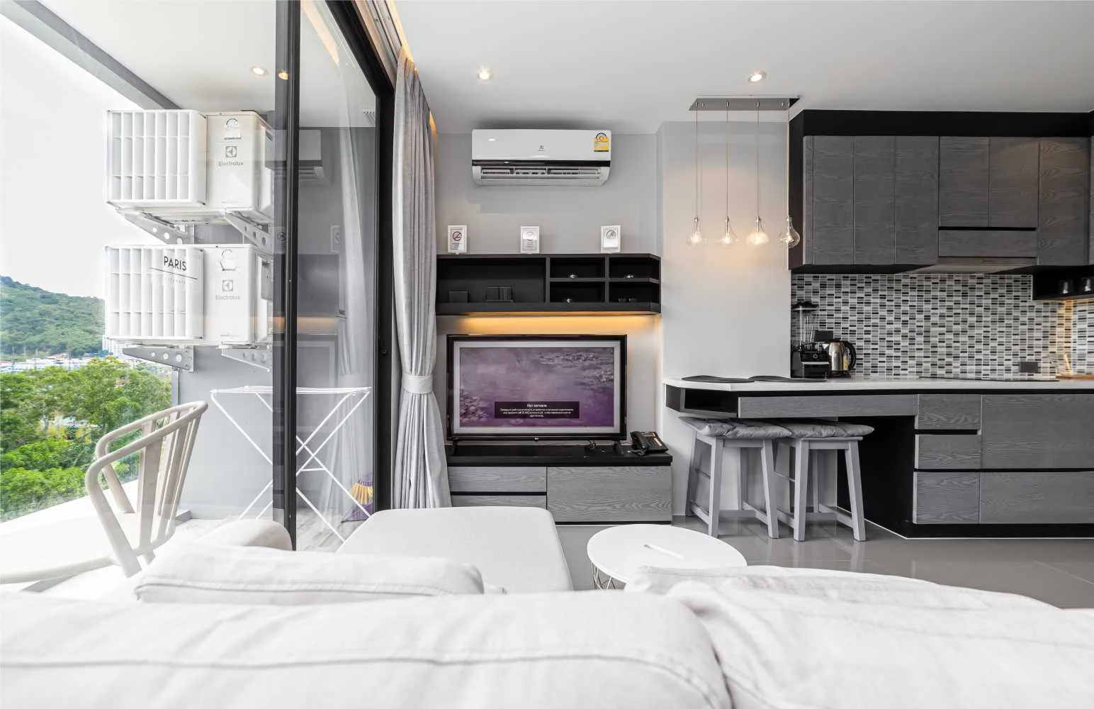 Property image - full photo 5