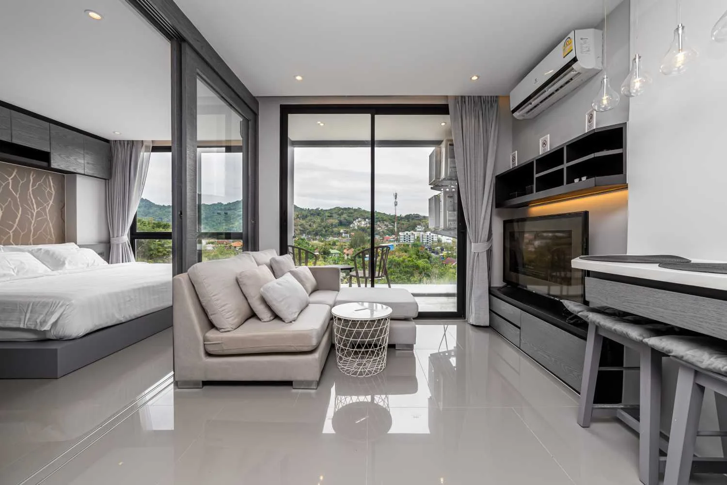 Property image - full photo 4