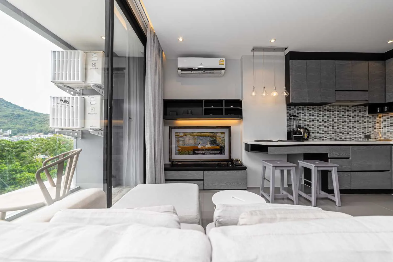 Property image - full photo 9