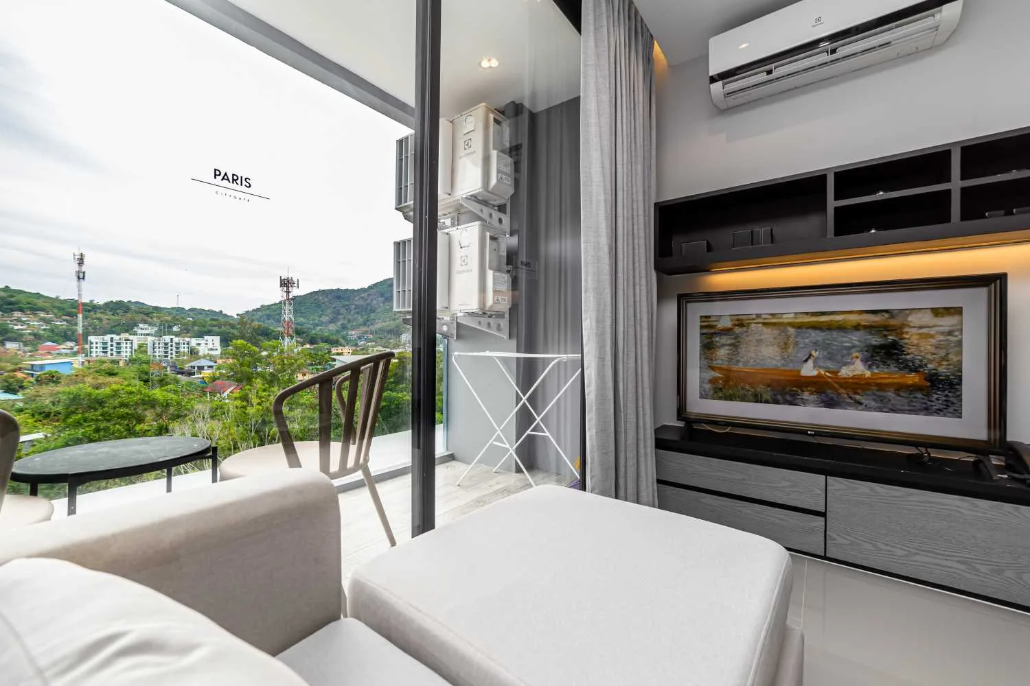 Property image - full photo 11