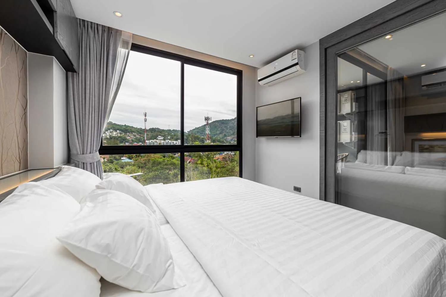 Property image - full photo 13