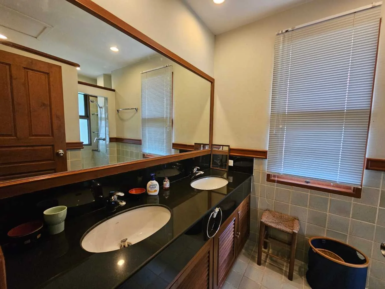 Property image - full photo 12
