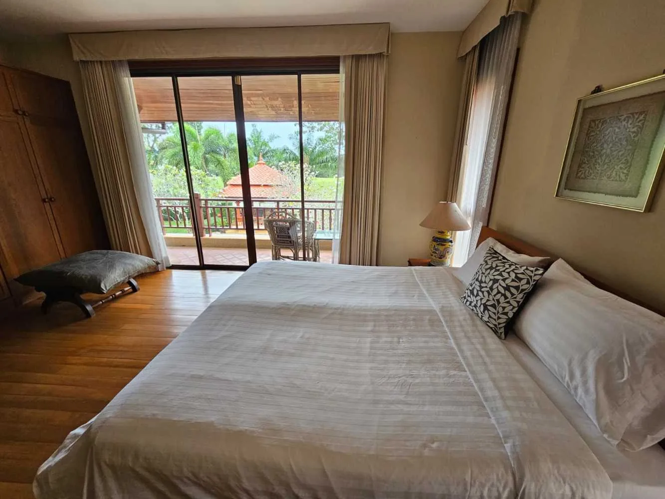 Property image - full photo 16