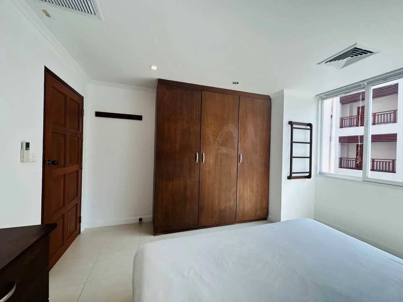 Property image - full photo 12