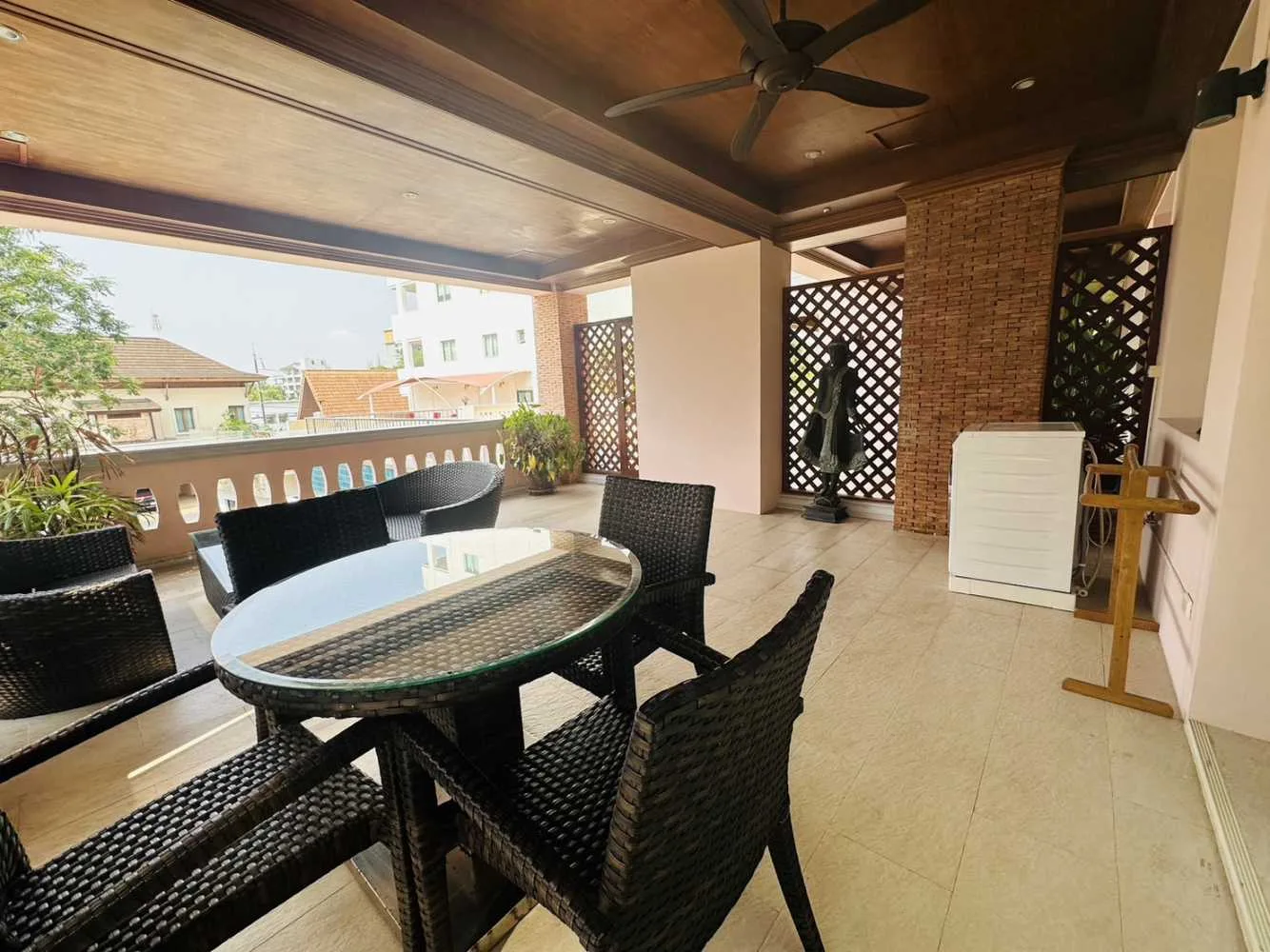 Property image - full photo 4
