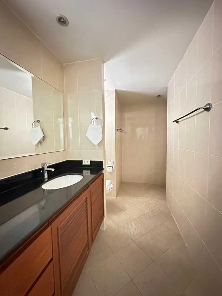 Property image - full photo 12