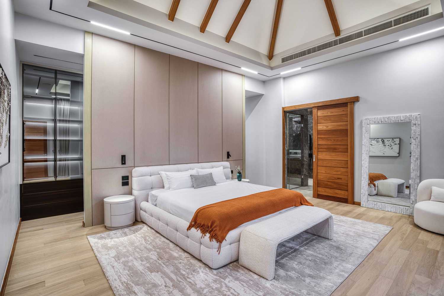 Property image - full photo 13