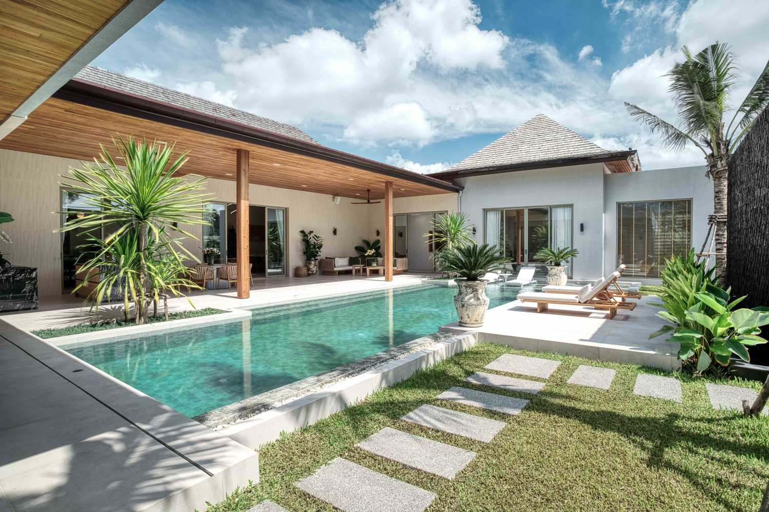 Property image - full photo 2