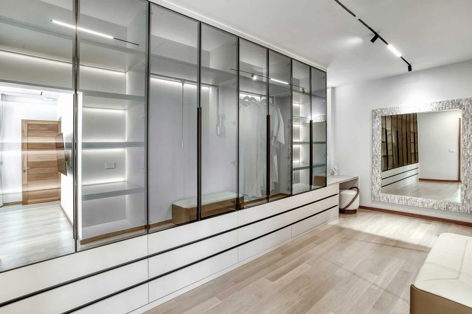 Property image - full photo 23
