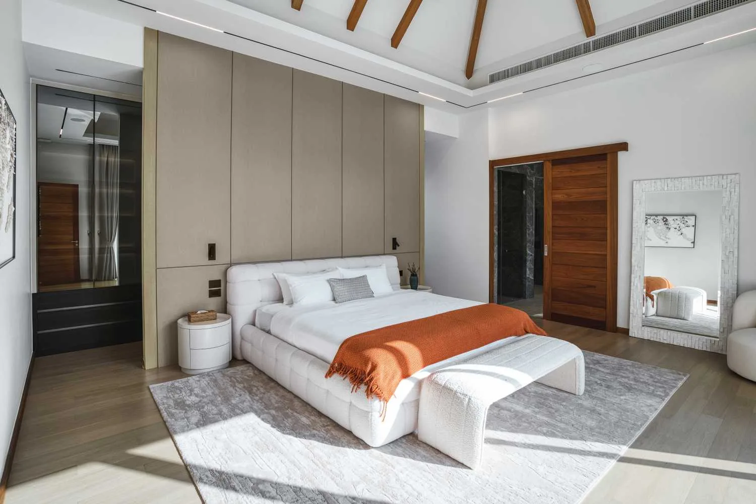 Property image - full photo 11