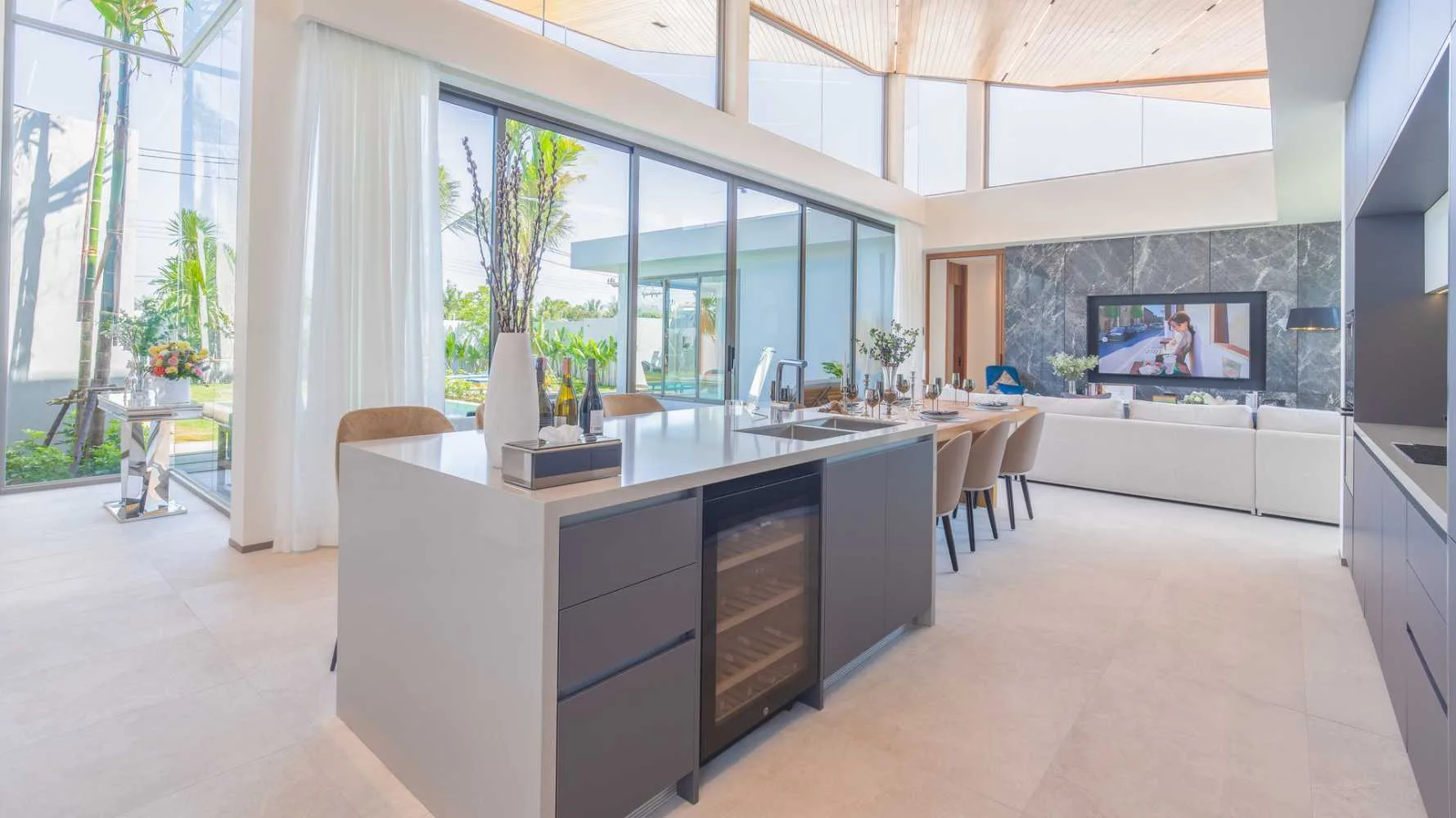 Property image - full photo 5