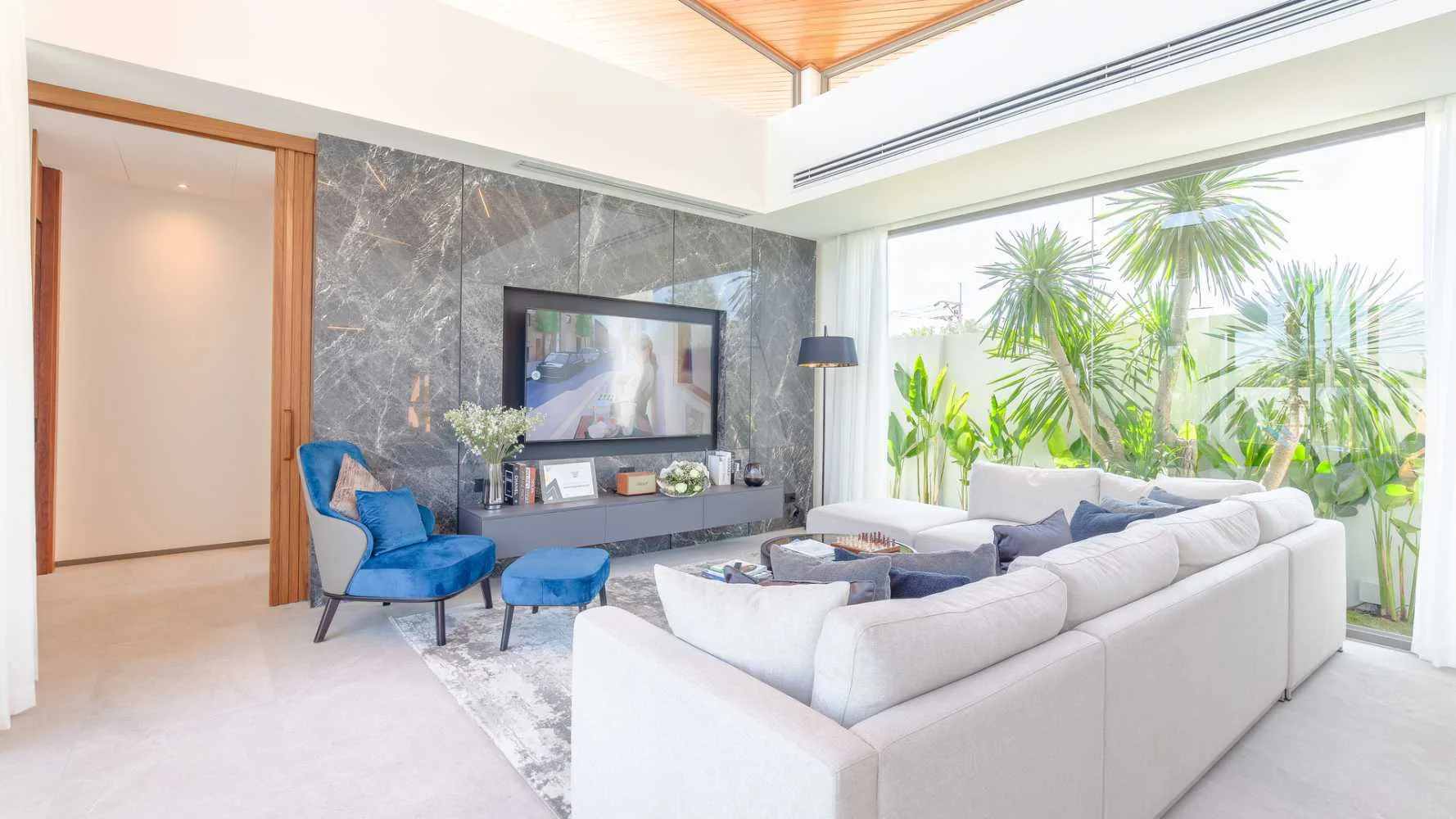Property image - full photo 3