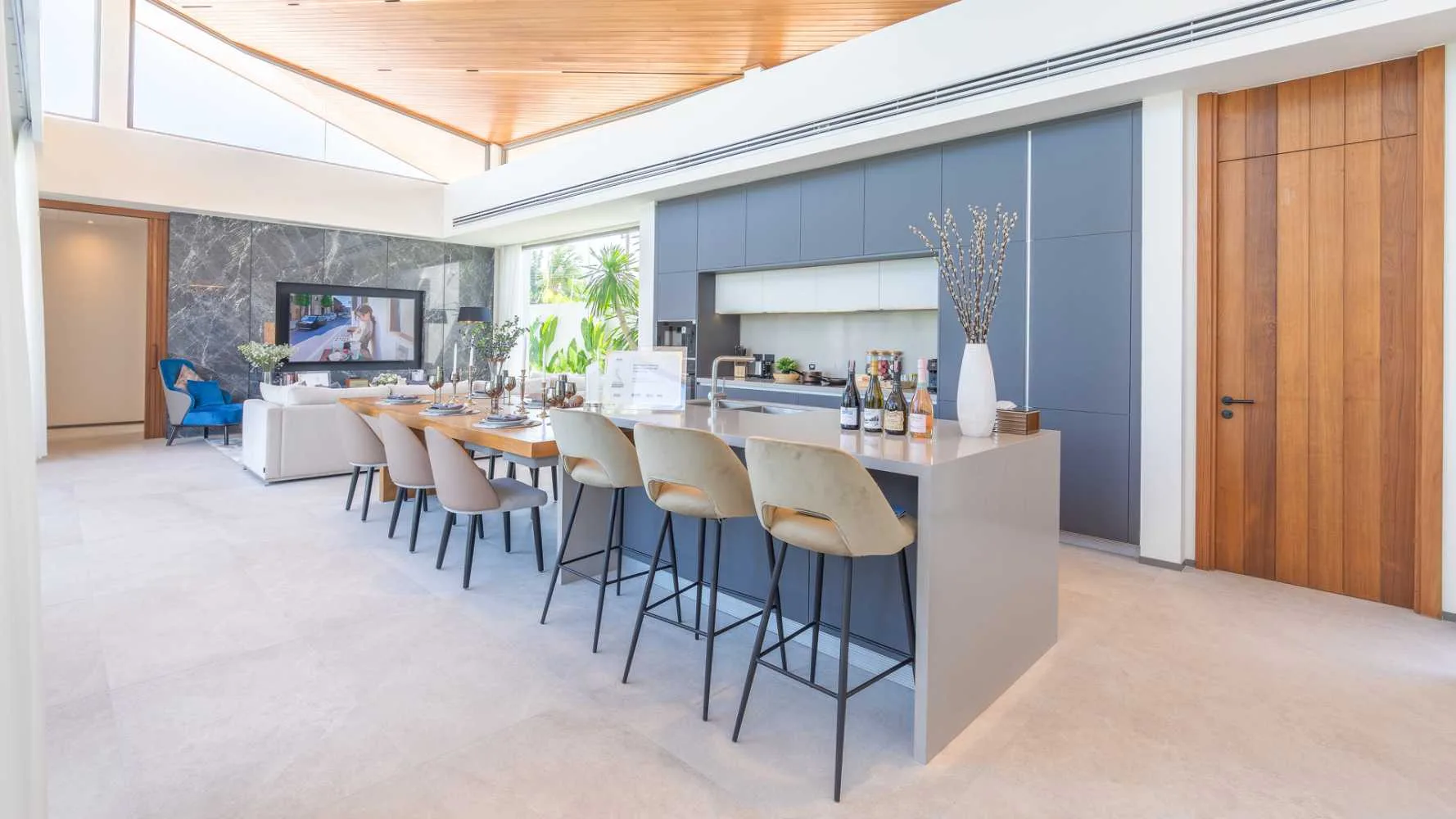 Property image - full photo 4