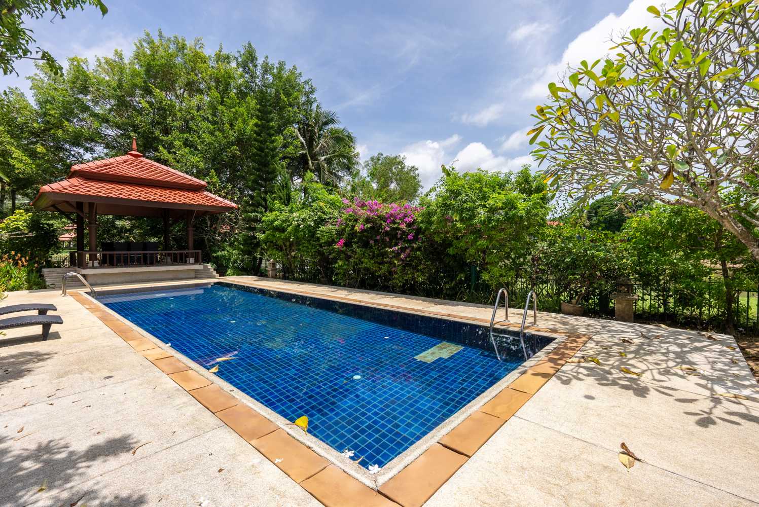 Property image - full photo 3