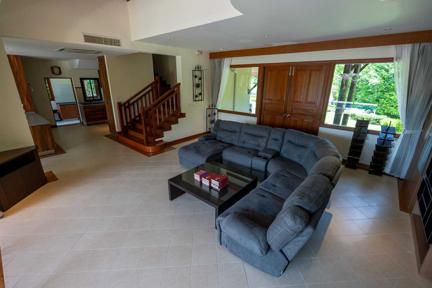Property image - full photo 12