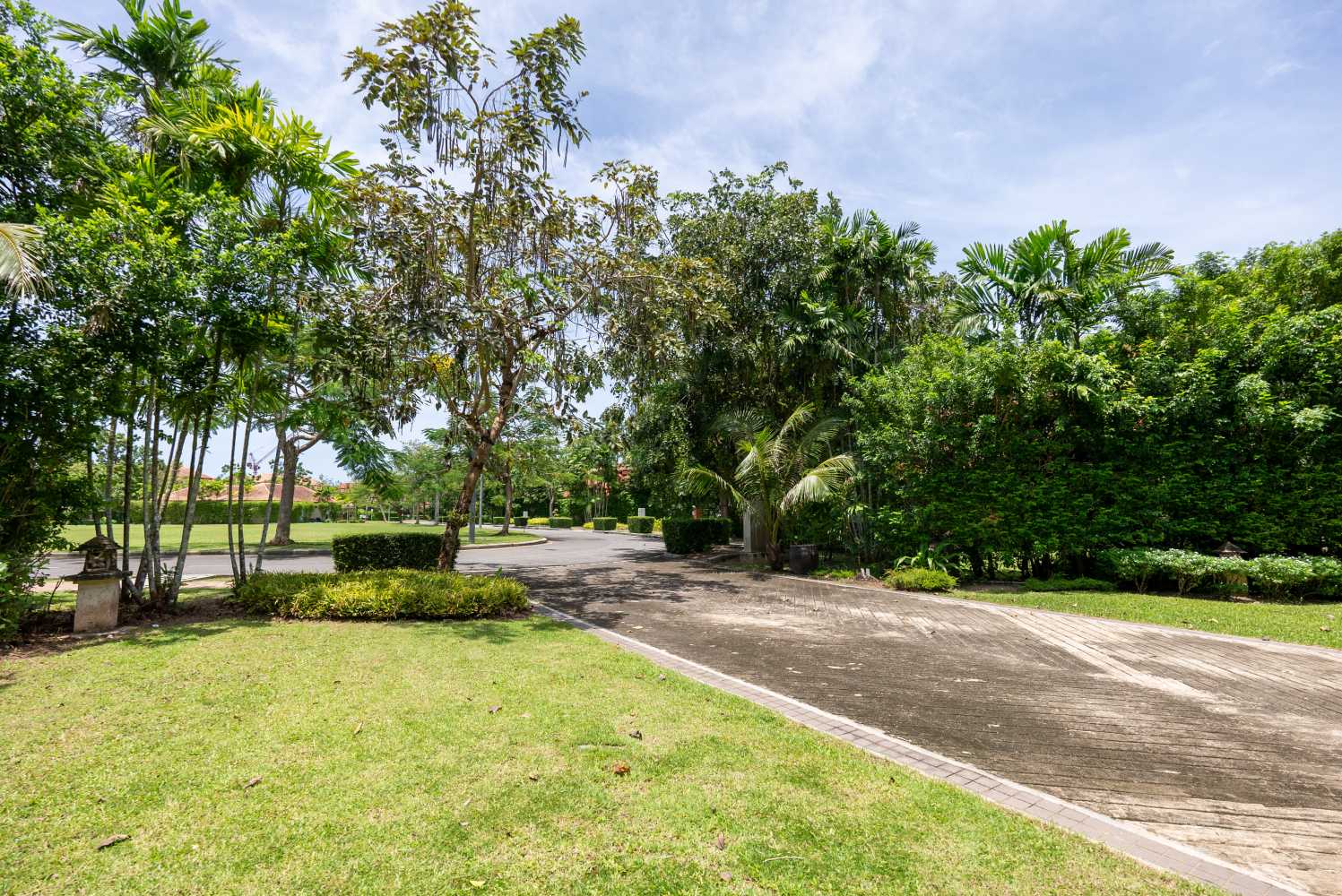 Property image - full photo 48