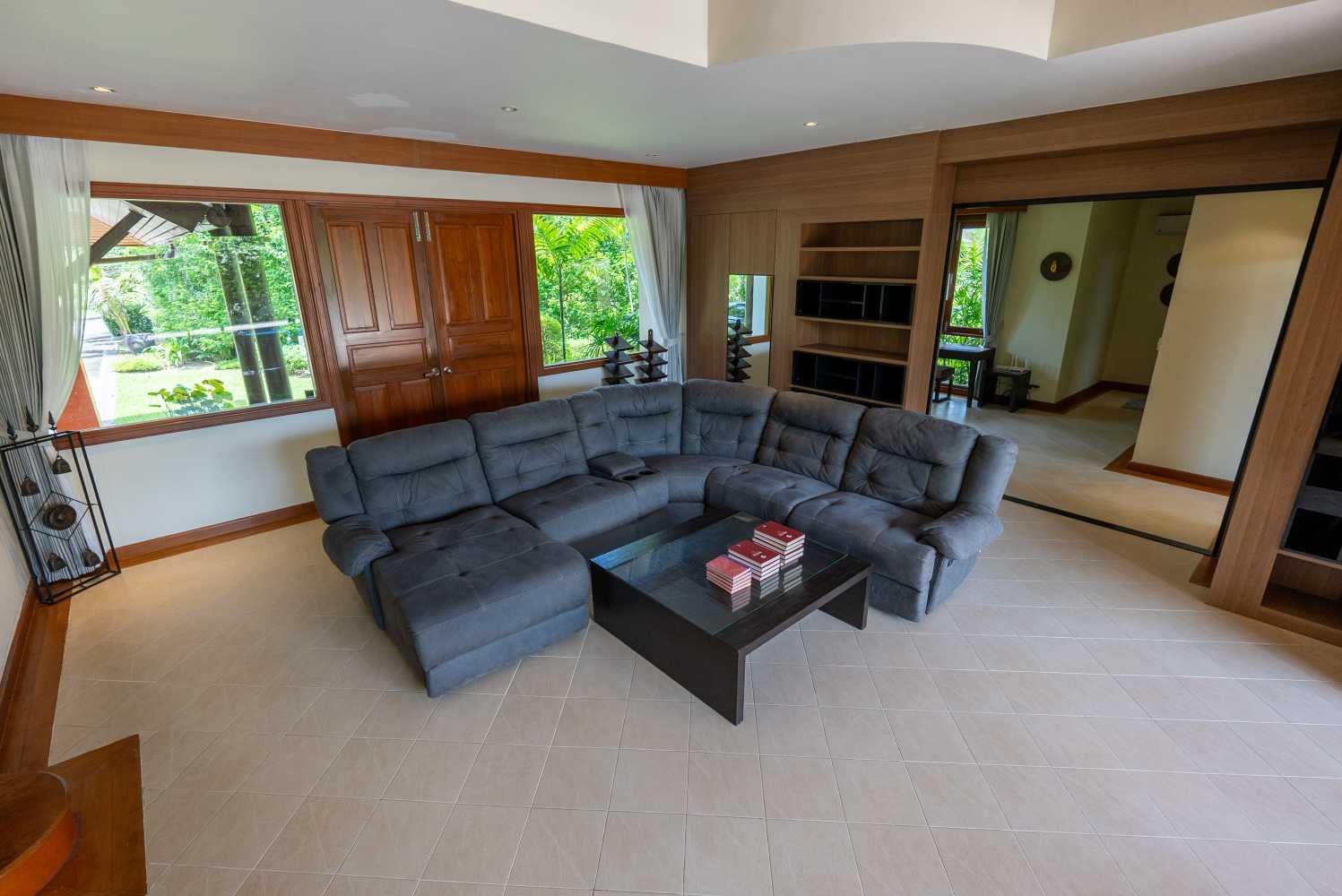 Property image - full photo 4