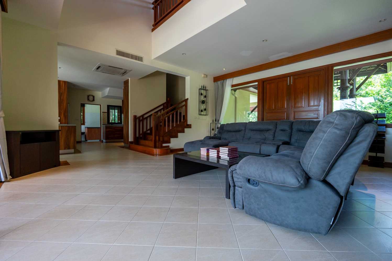 Property image - full photo 5