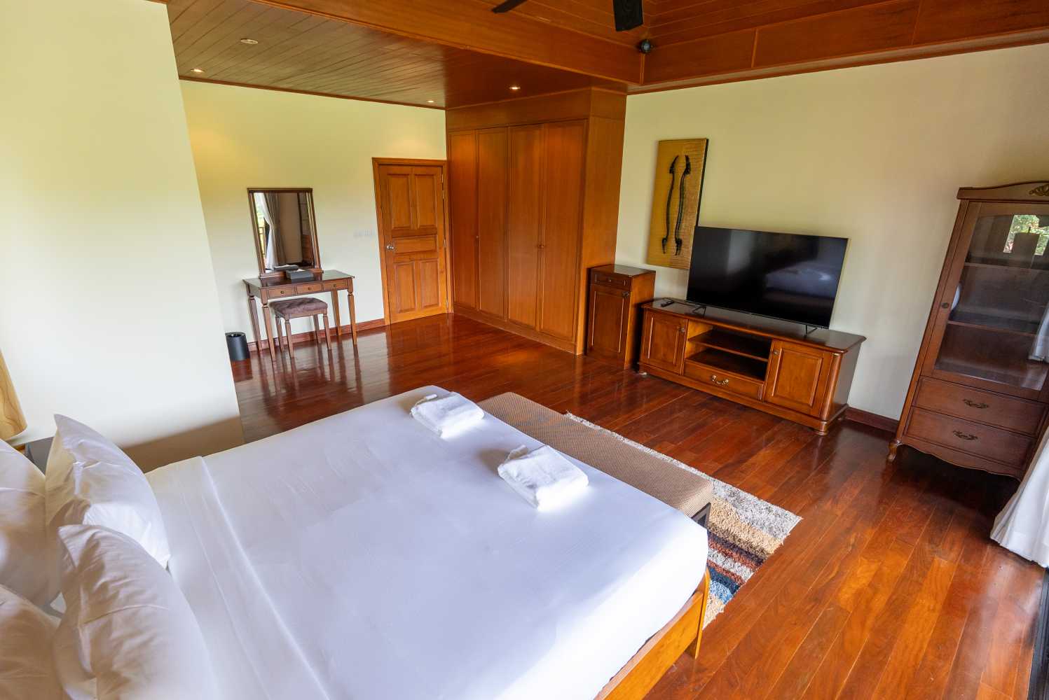 Property image - full photo 39