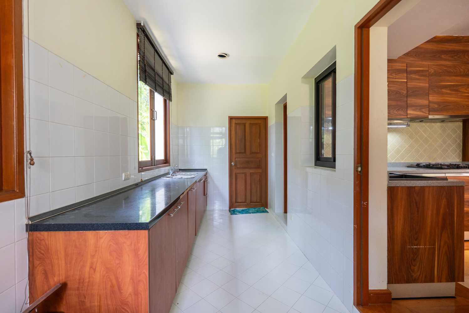 Property image - full photo 30