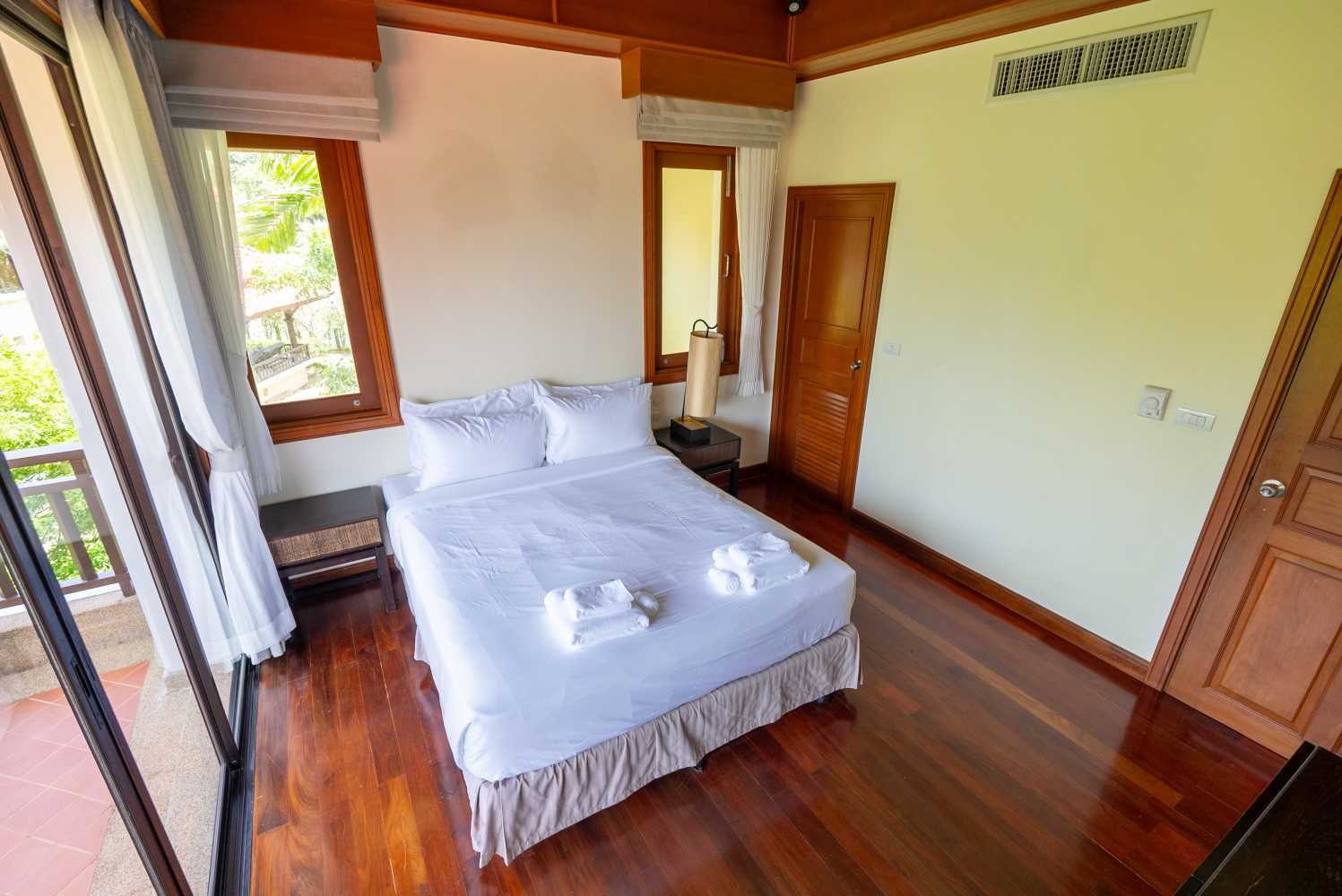 Property image - full photo 38