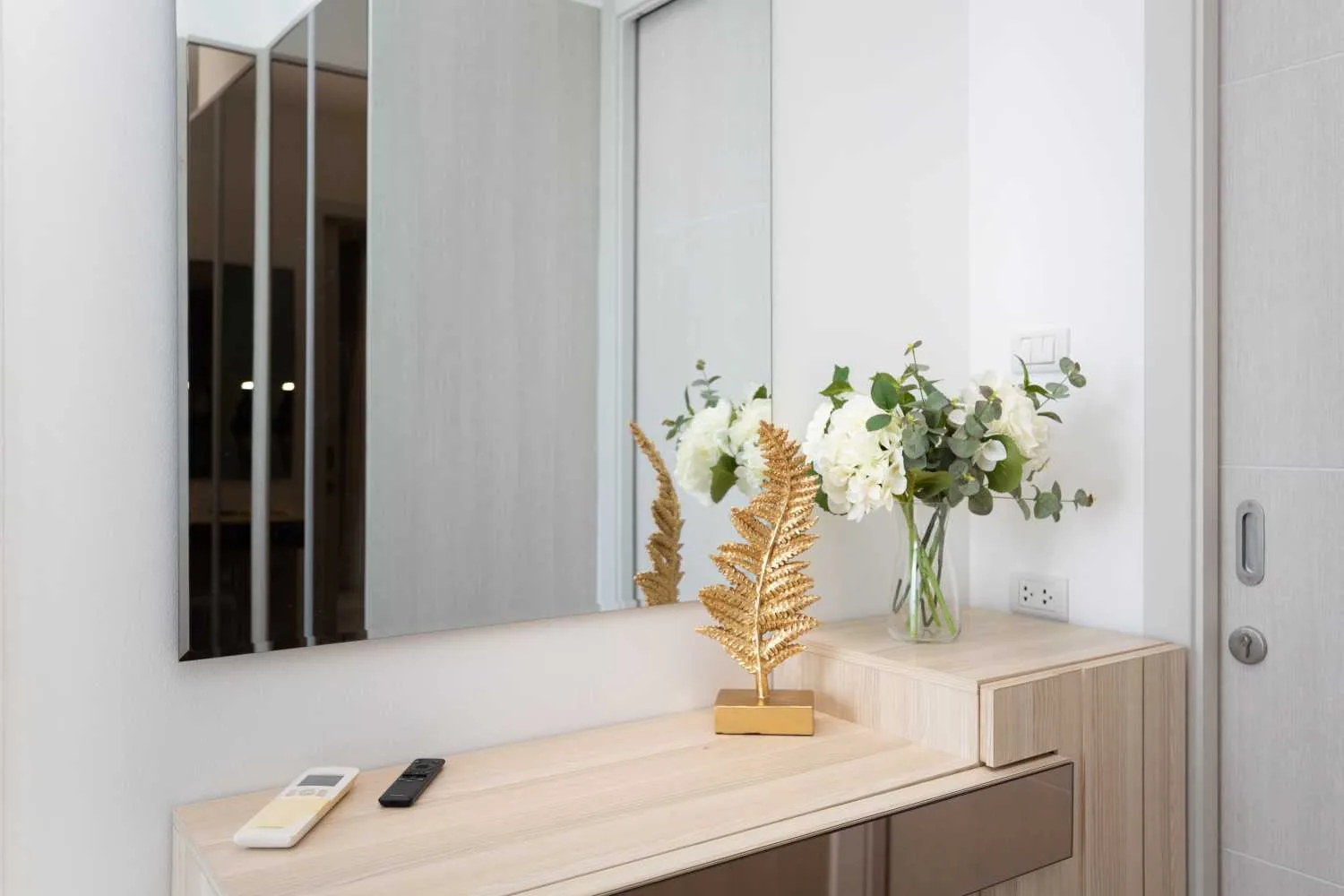 Property image - full photo 23
