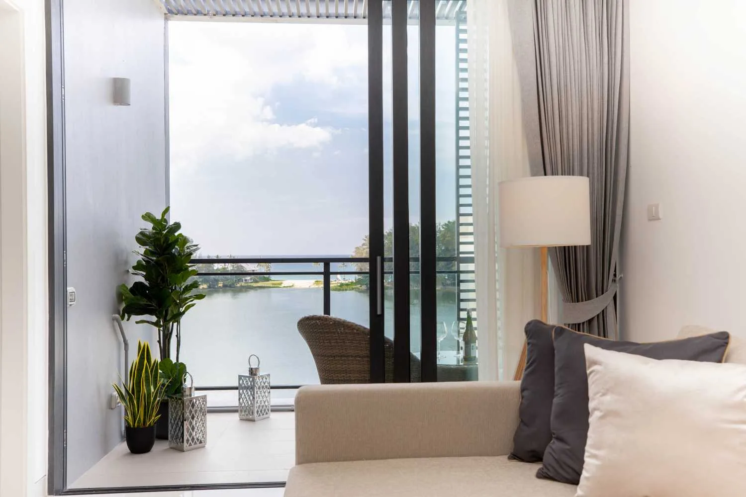 Property image - full photo 2