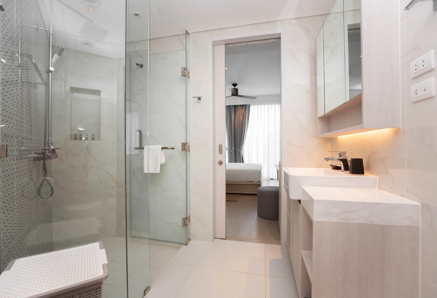 Property image - full photo 14