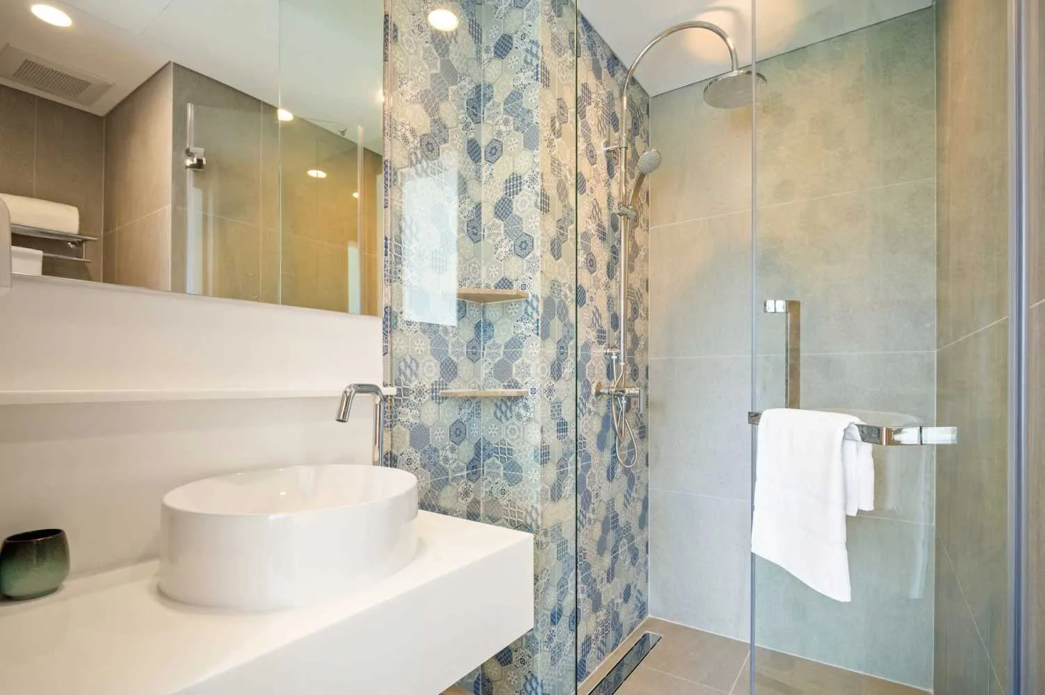Property image - full photo 9
