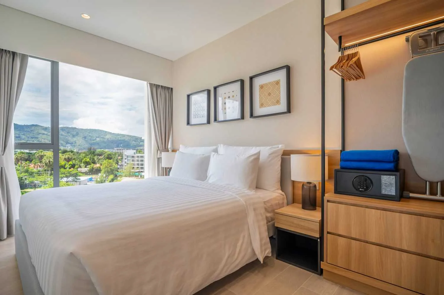 Property image - full photo 2