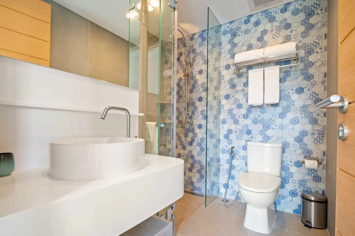 Property image - full photo 10