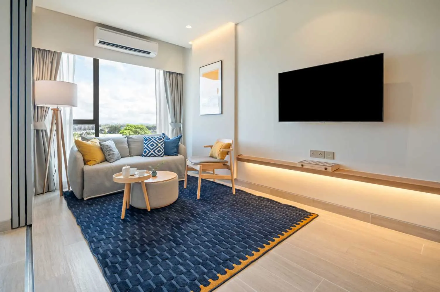 Property image - full photo 2