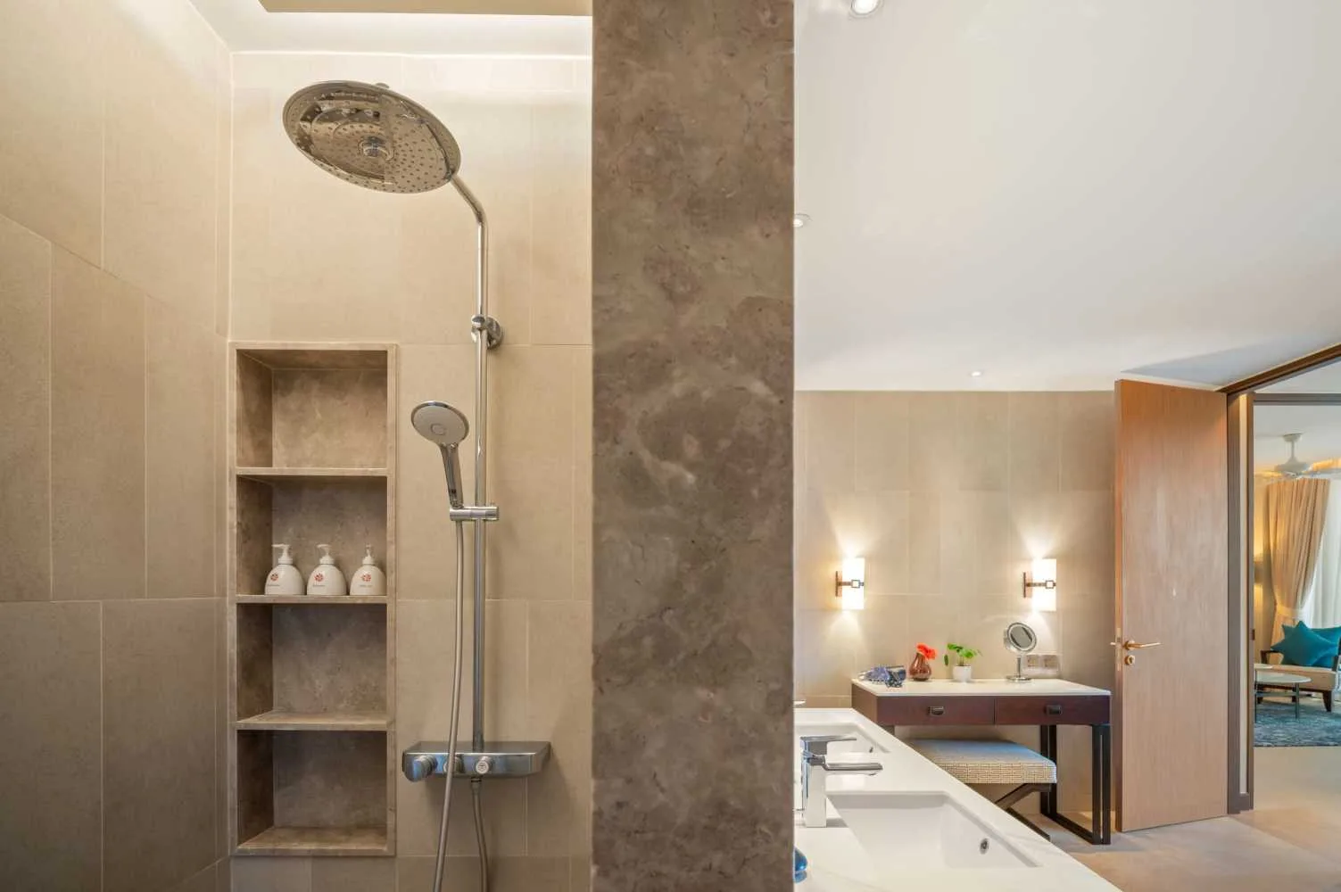 Property image - full photo 16