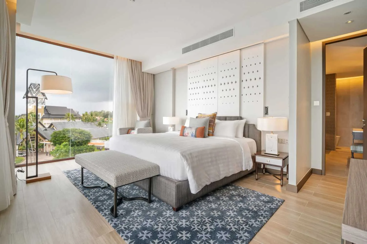 Property image - full photo 14