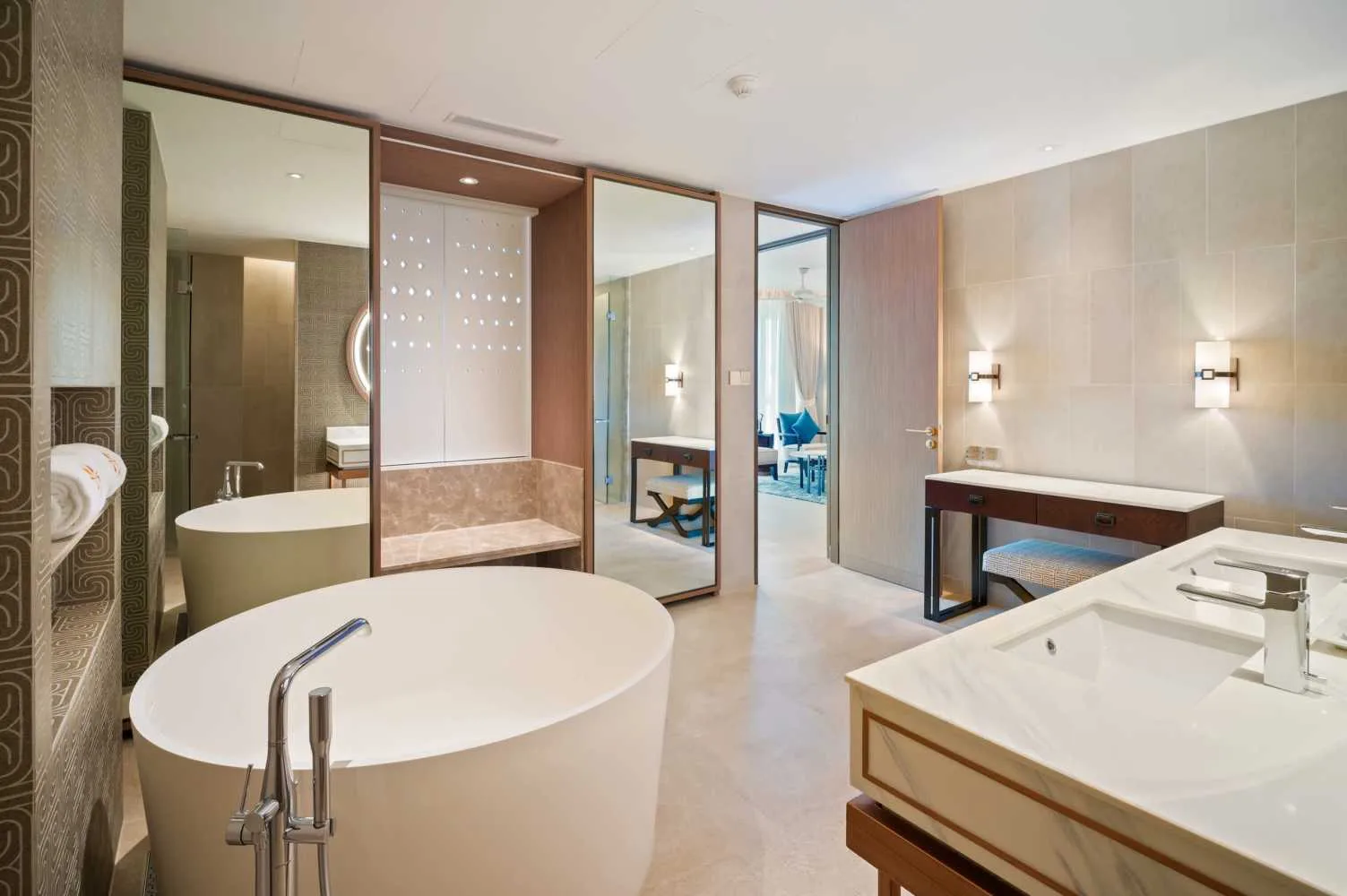 Property image - full photo 16