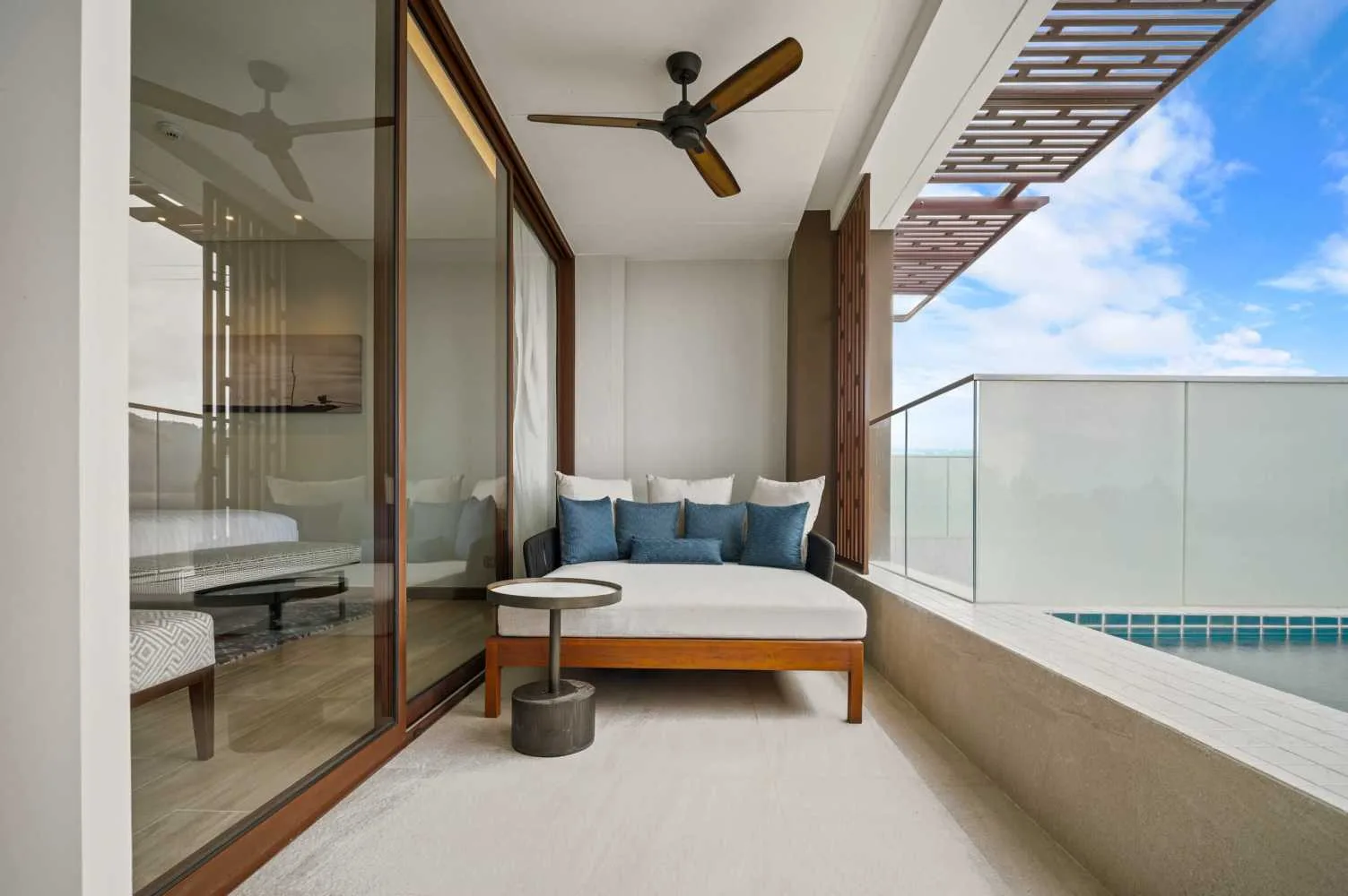 Property image - full photo 2