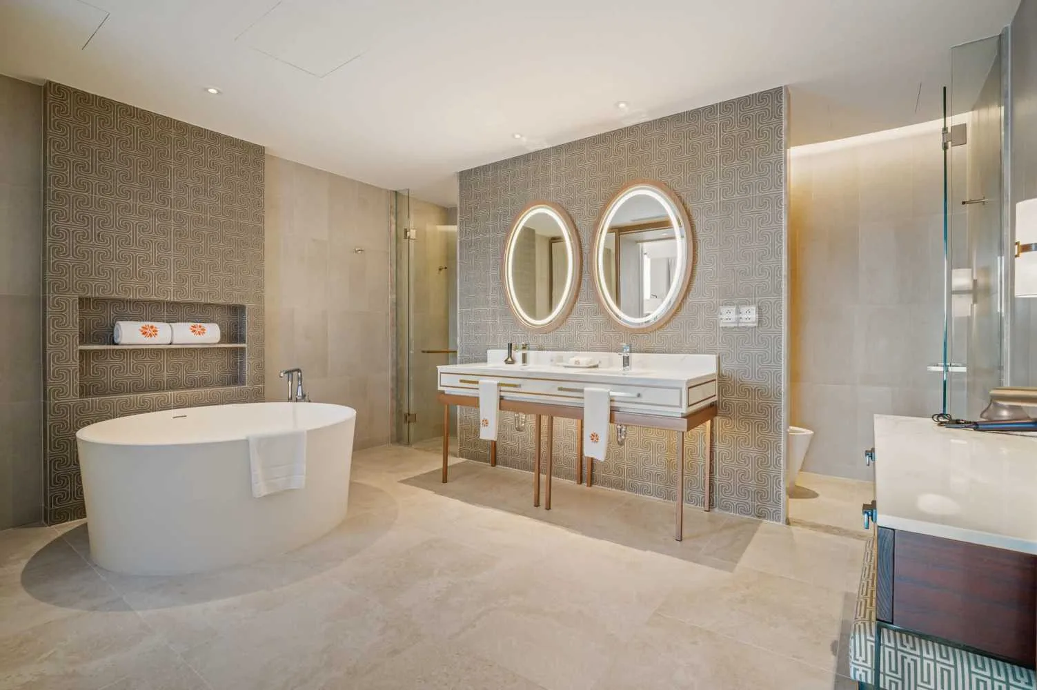 Property image - full photo 14