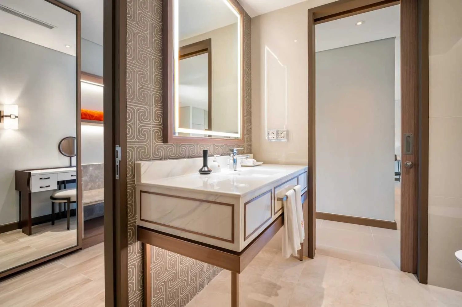 Property image - full photo 5
