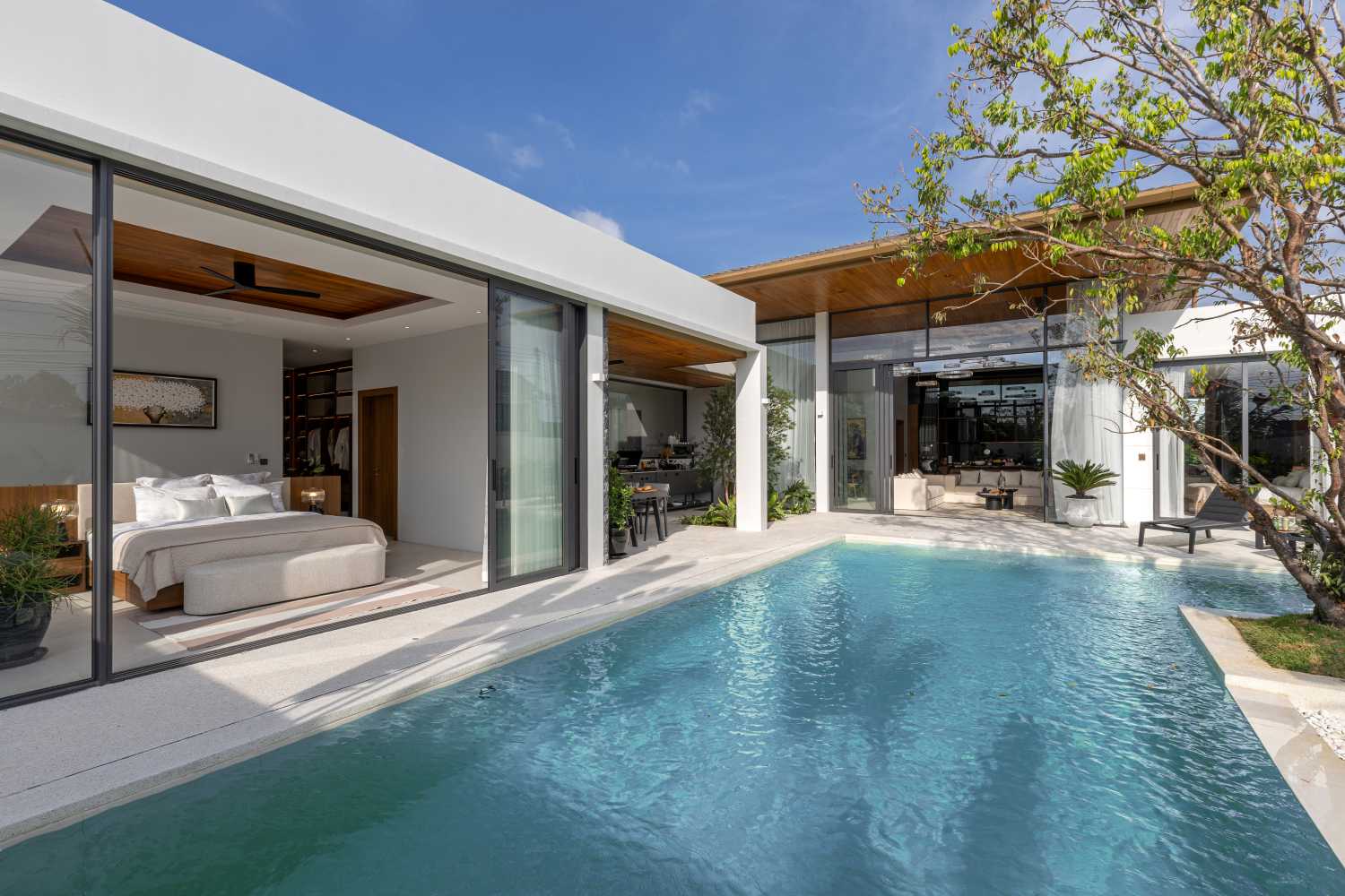 Property image - full photo 2