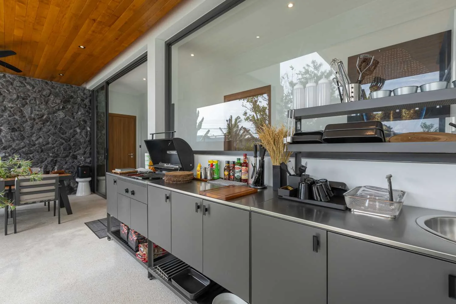 Property image - full photo 11