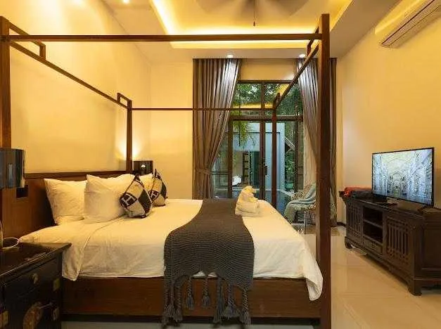 Property image - full photo 15