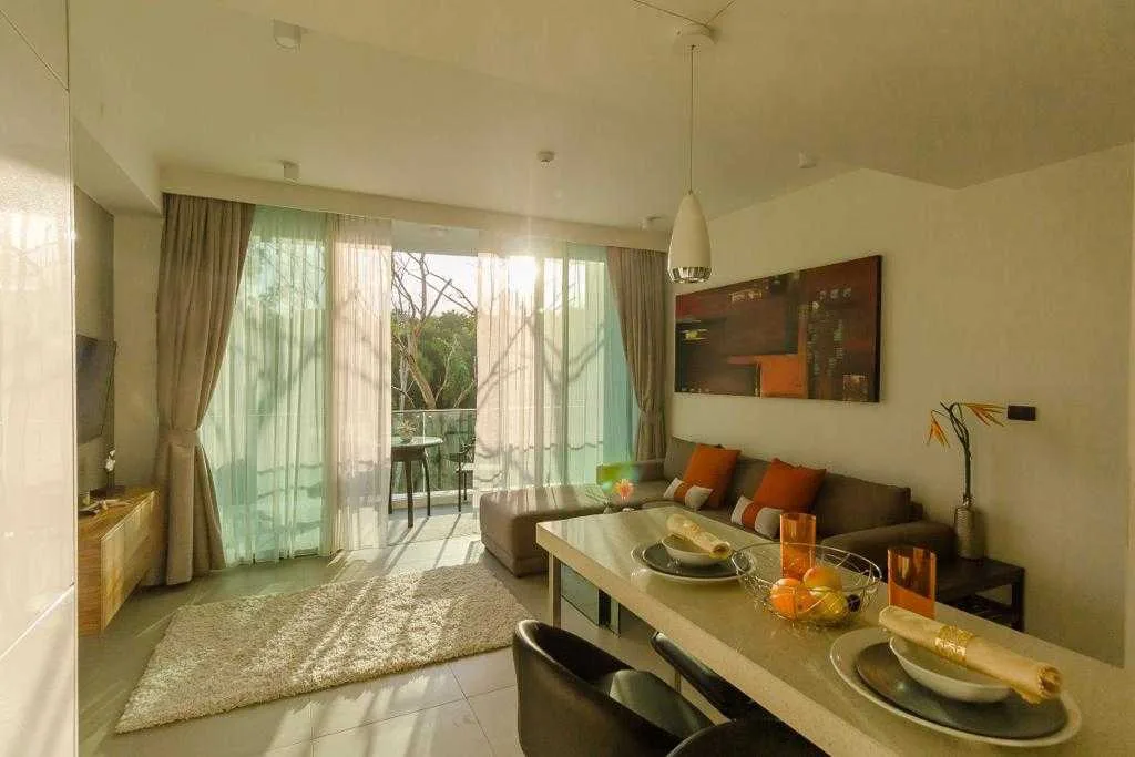 Property image - full photo 2