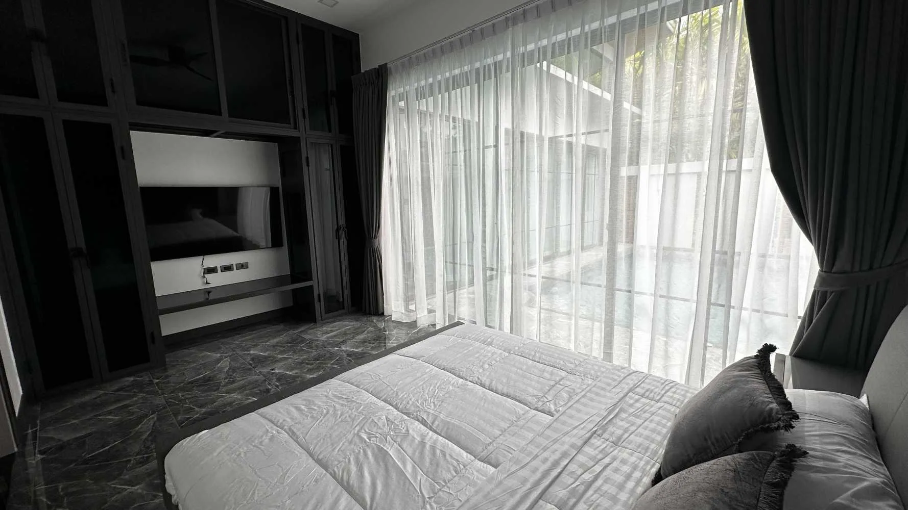Property image - full photo 12