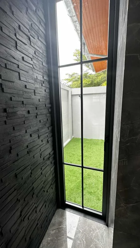 Property image - full photo 10