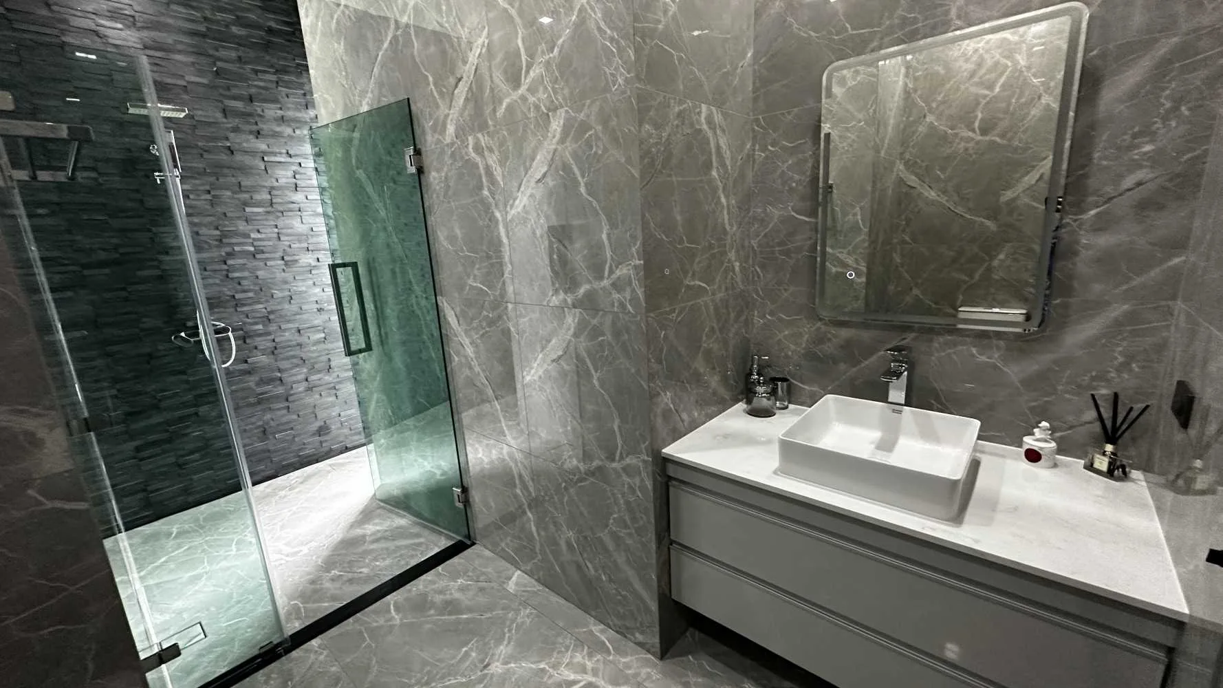 Property image - full photo 28